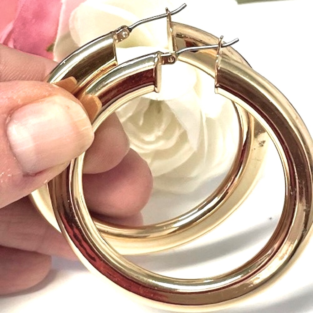 Gold Toned 2.5" Hoops